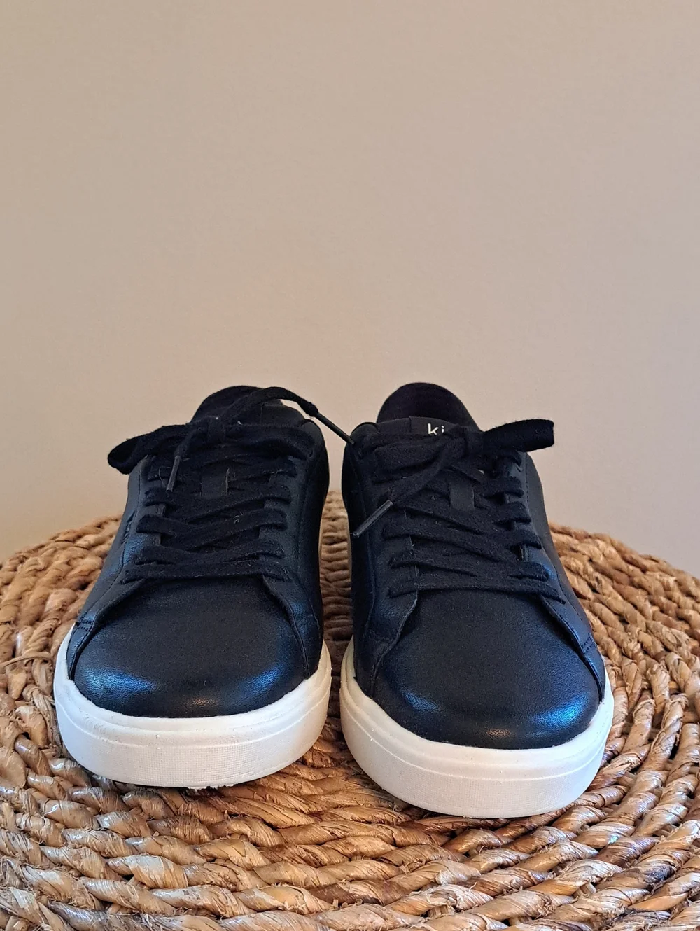 KIZIK Women Vegas 2 Black Leather Athleisure/Comfort Sneakers Cream Soles 7-7.5